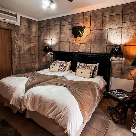 Rustenzicht Lodge And Wedding Venue Rustenburg Room photo